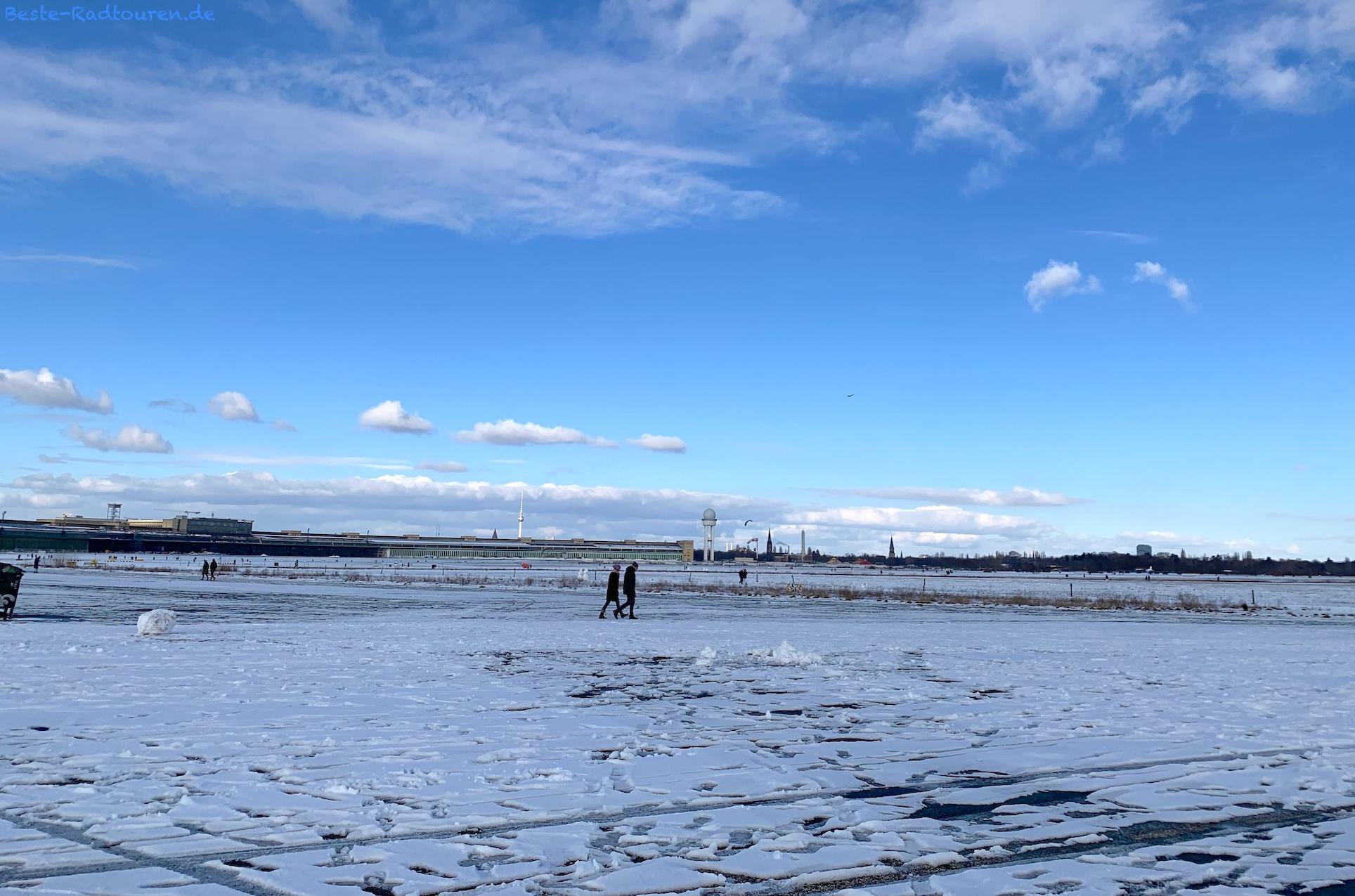 Foto vom Süden her: Tempelhofer Feld Berlin