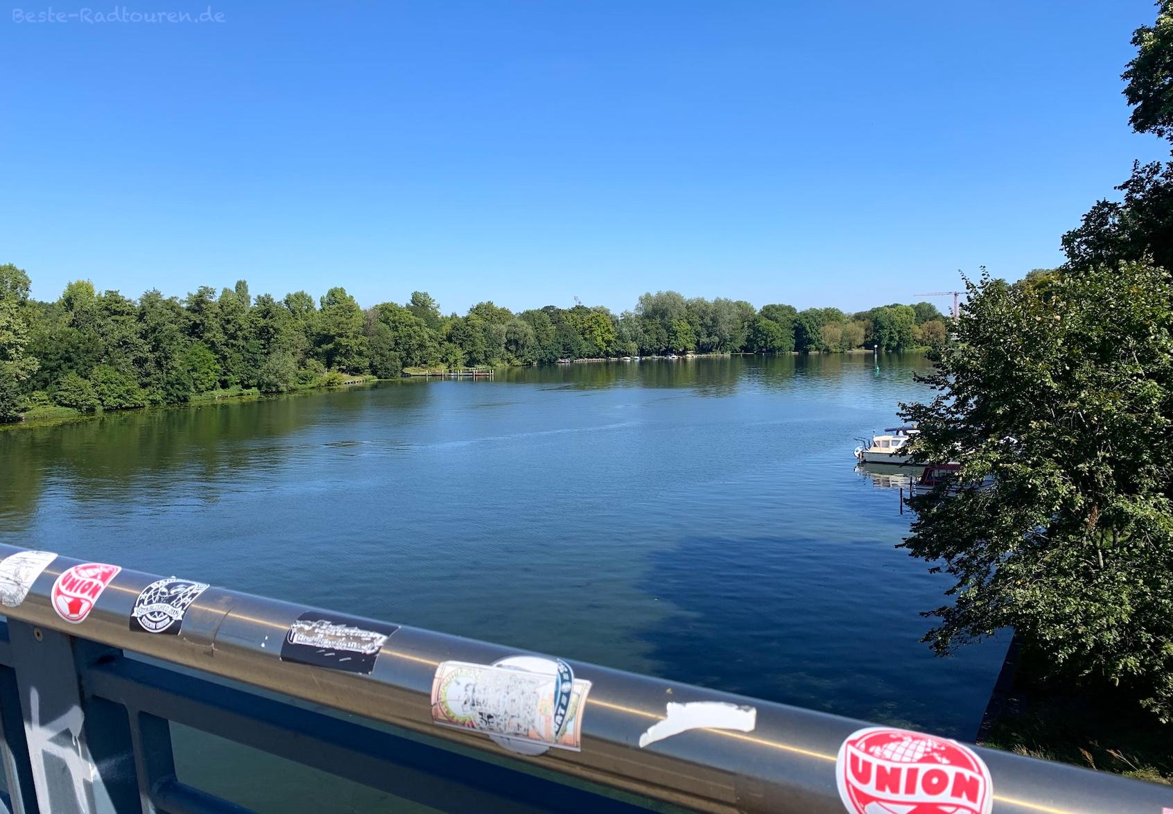 Foto von der Wilhelm-Spindler-Brücke in Köpenick aus: Spree