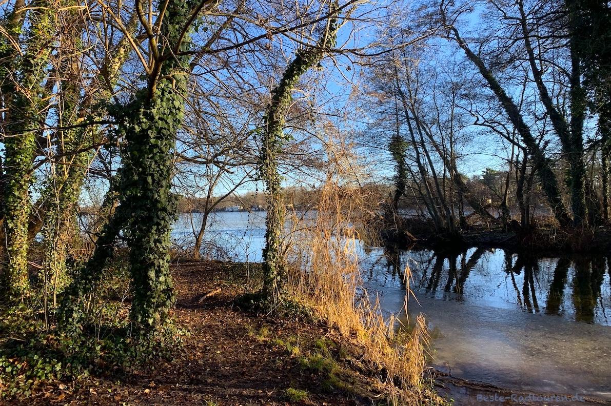 Baumgartenbrück, Wanderweg und Uferweg am Petzinsee