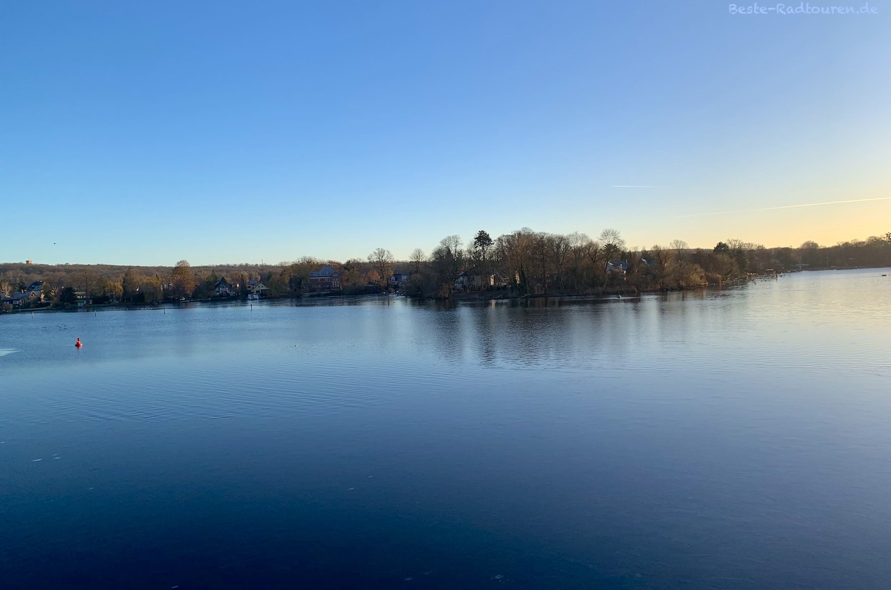 Foto von der Havel-Brücke an der Unteren Planitz aus: Hermannswerder, Potsdam