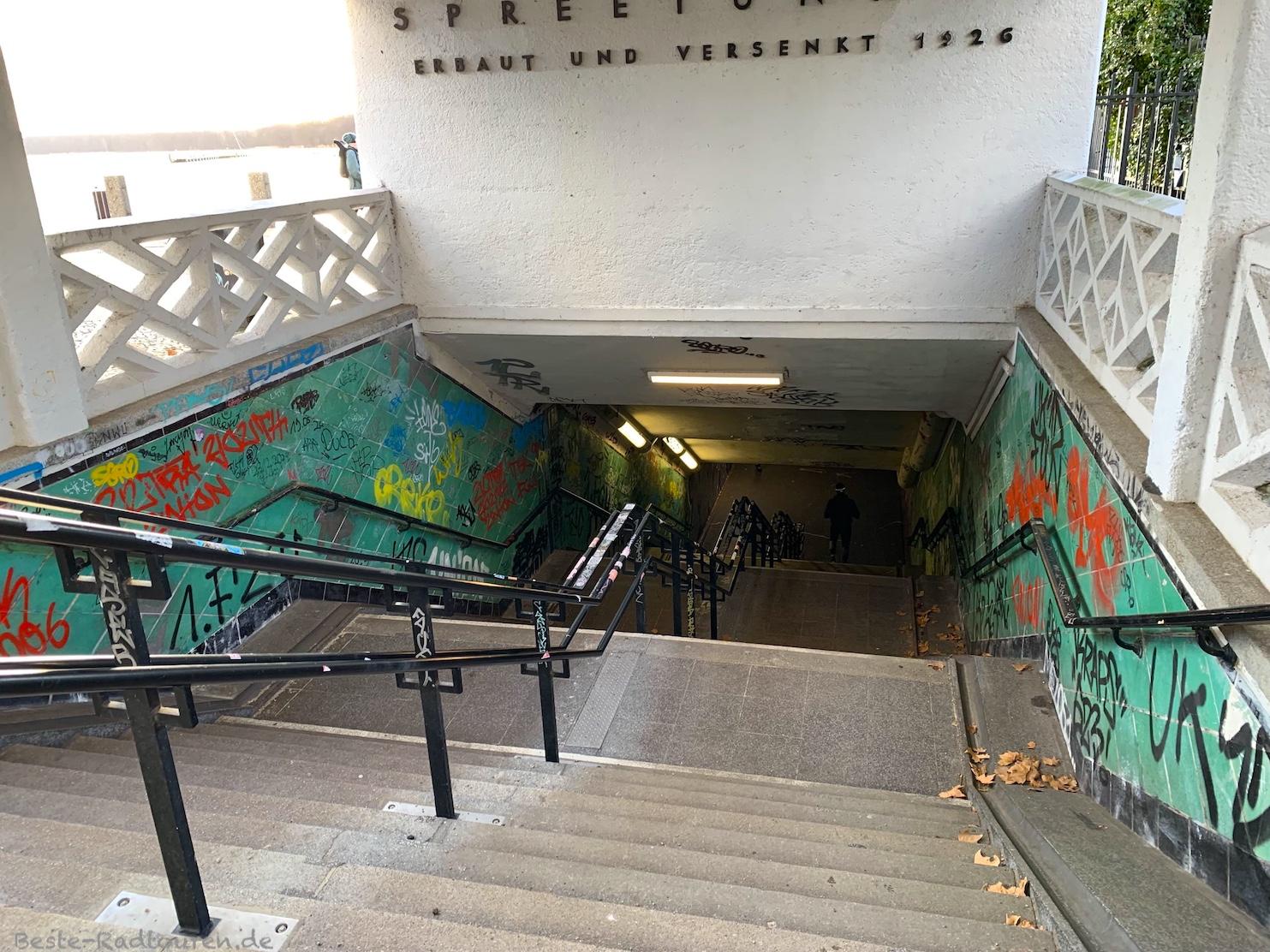 Foto von oben: Spreetunnel Berlin, Eingang Friedrichshagen