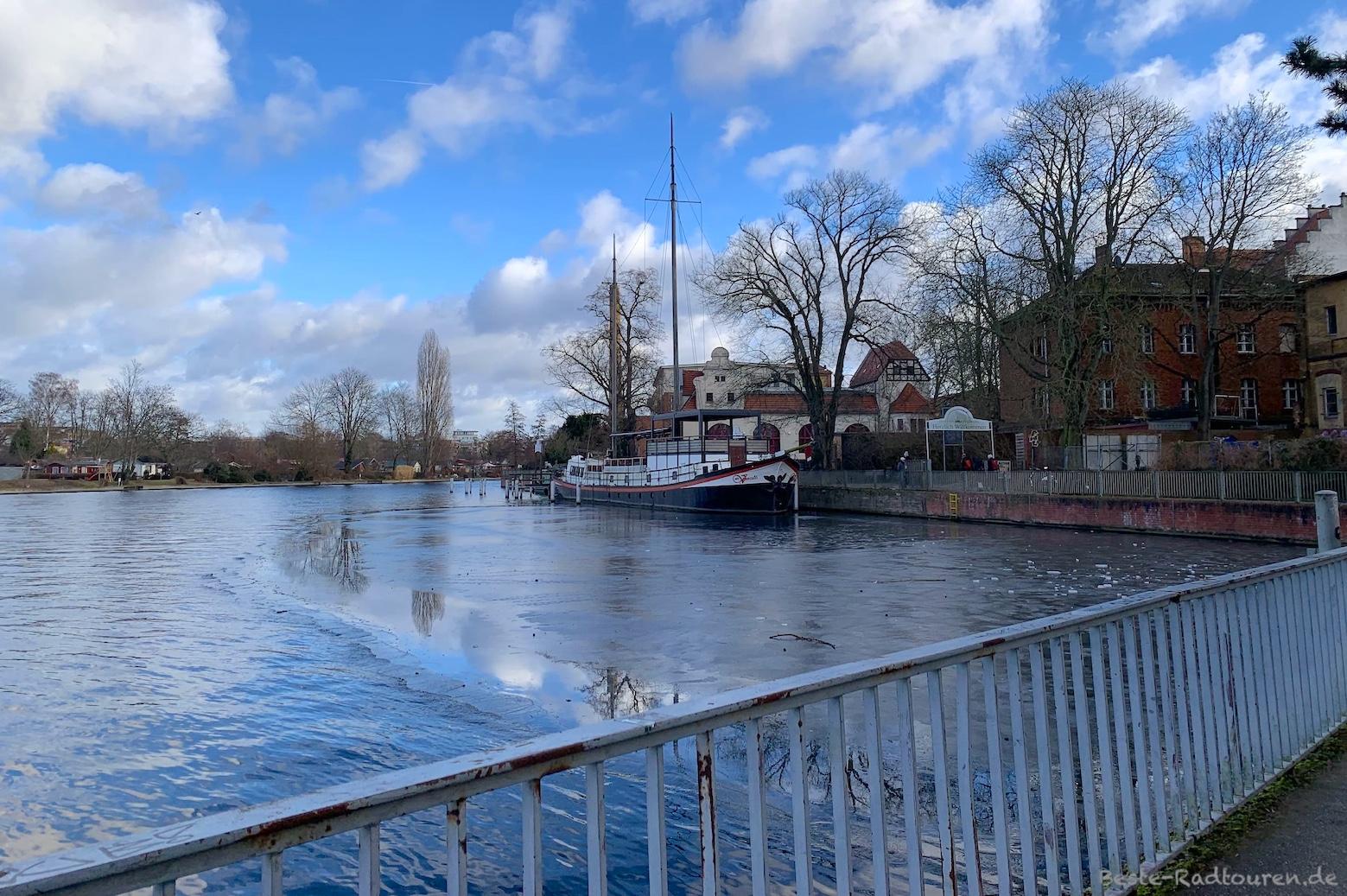 Foto vom Uferweg aus: Katzengraben, Köpenick