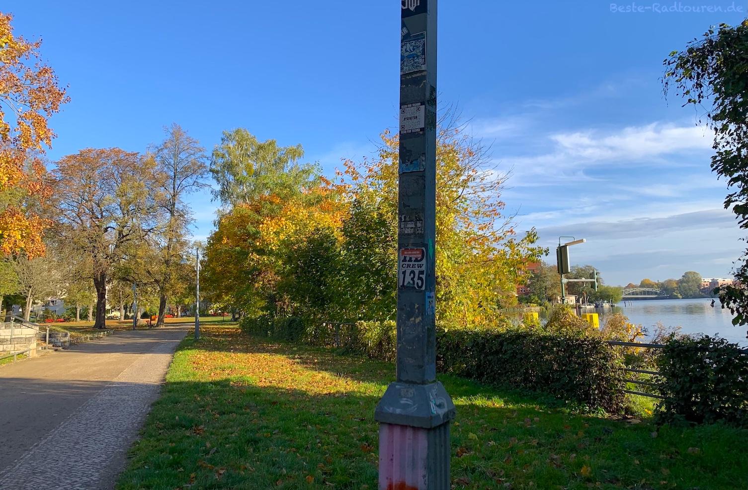 Foto vom Süden her: Wröhmännerpark Spandau, Havel