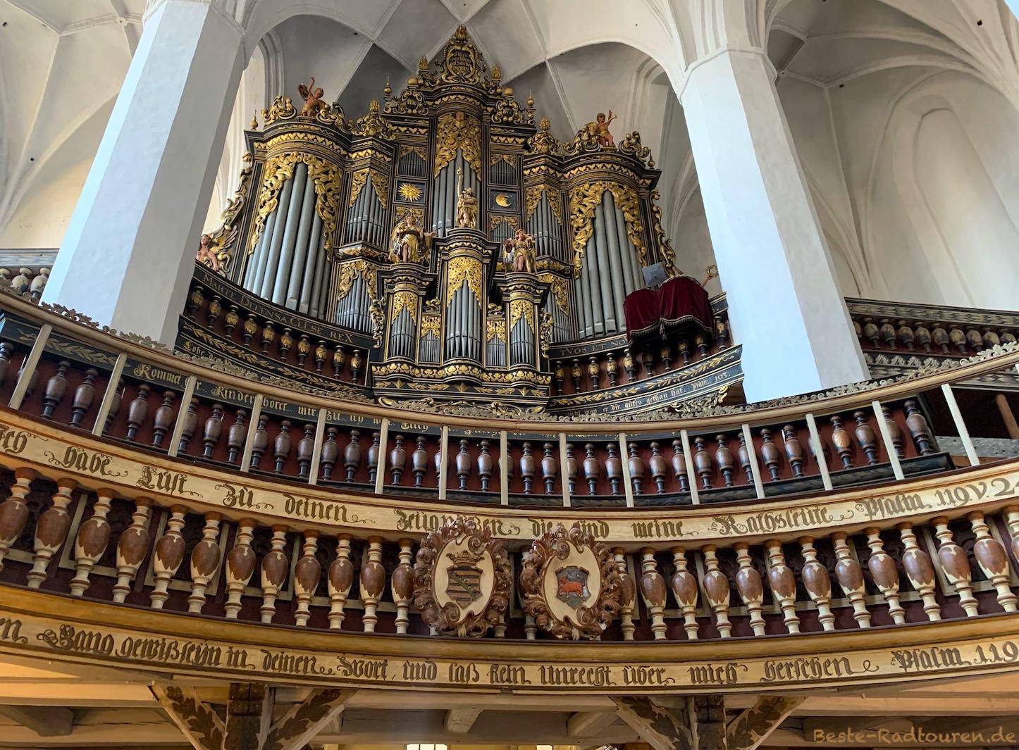 Foto im Innenraum der St.-Nikolai-Kirche Luckau: Orgel
