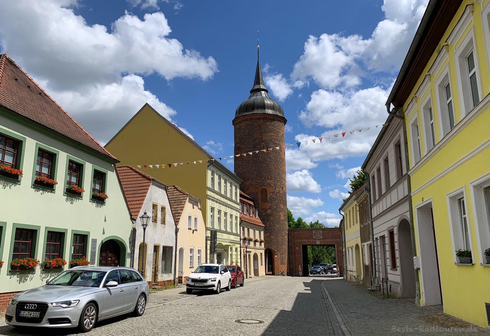 Foto von der Langen Straße aus: Roter Turm, Luckau
