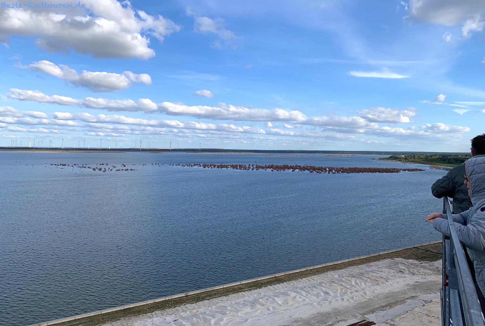 Foto vom Aussichtsturm Merzdorf (Cottbus) aus: Cottbuser Ostsee, Südseite