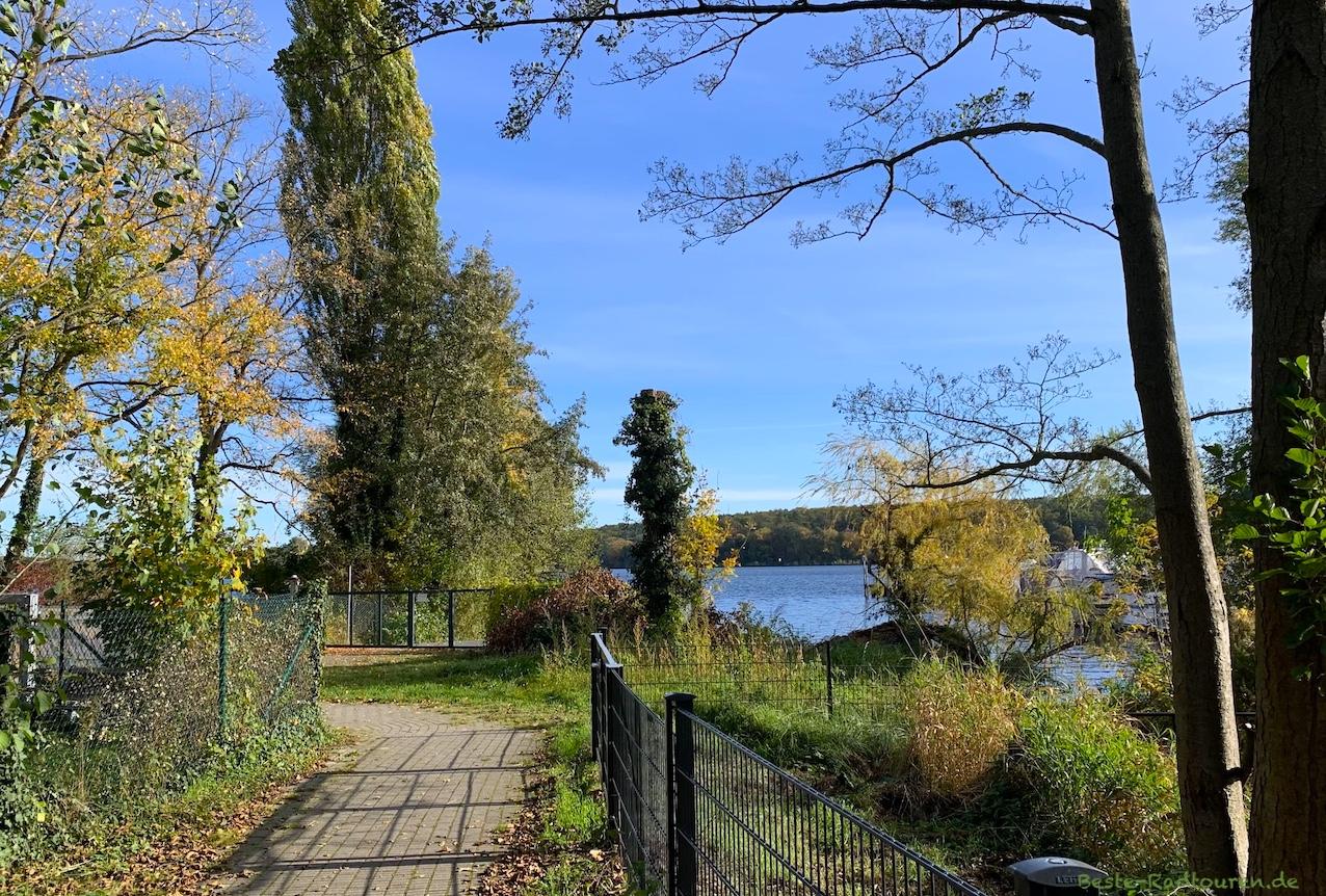 Foto vom Norden her: Wanderweg / Uferweg / Fußweg an der Havel, Gatow
